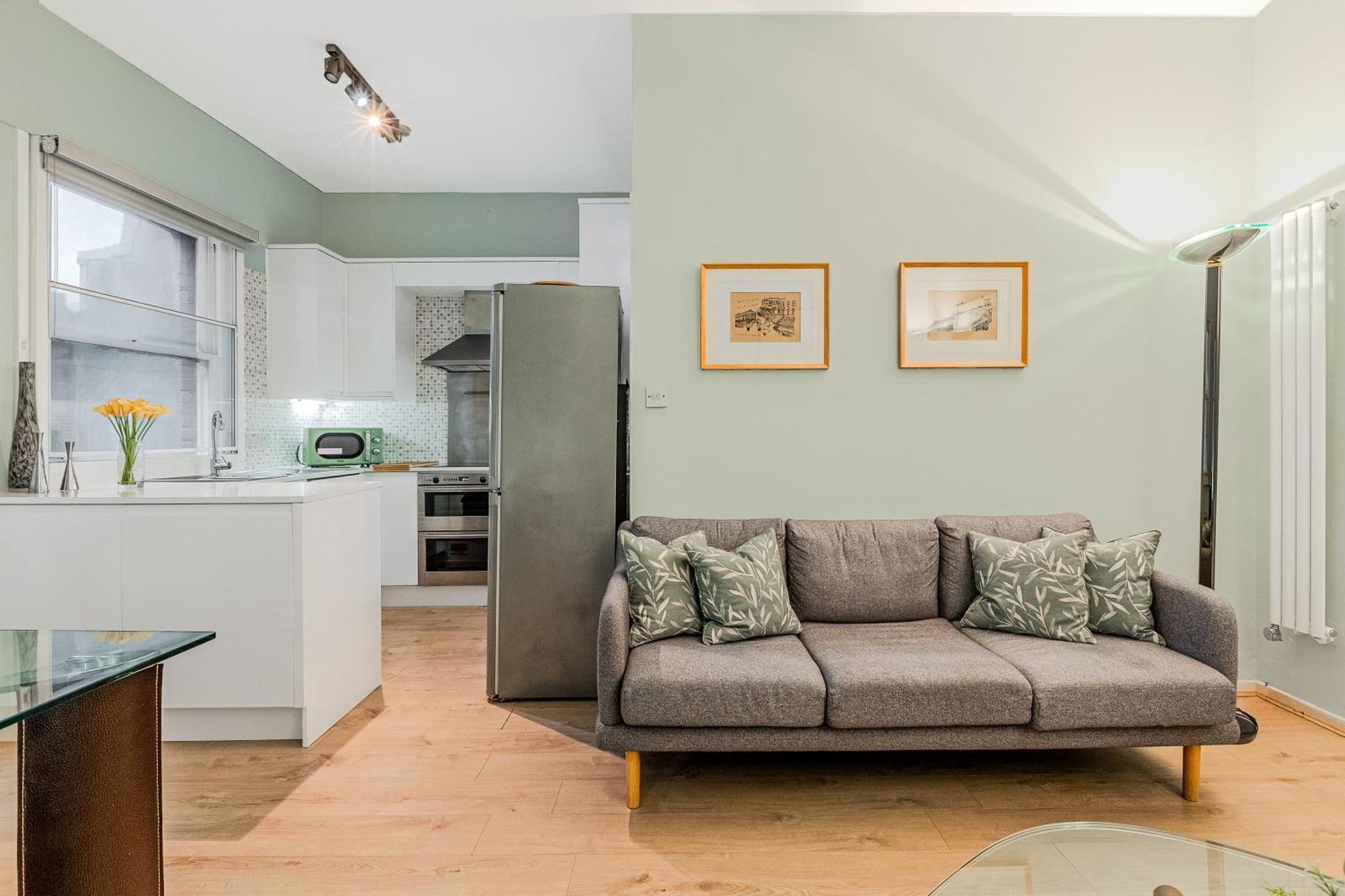 Stunning Central 2Br Flat Btw Soho & Covent Garden Londen Buitenkant foto